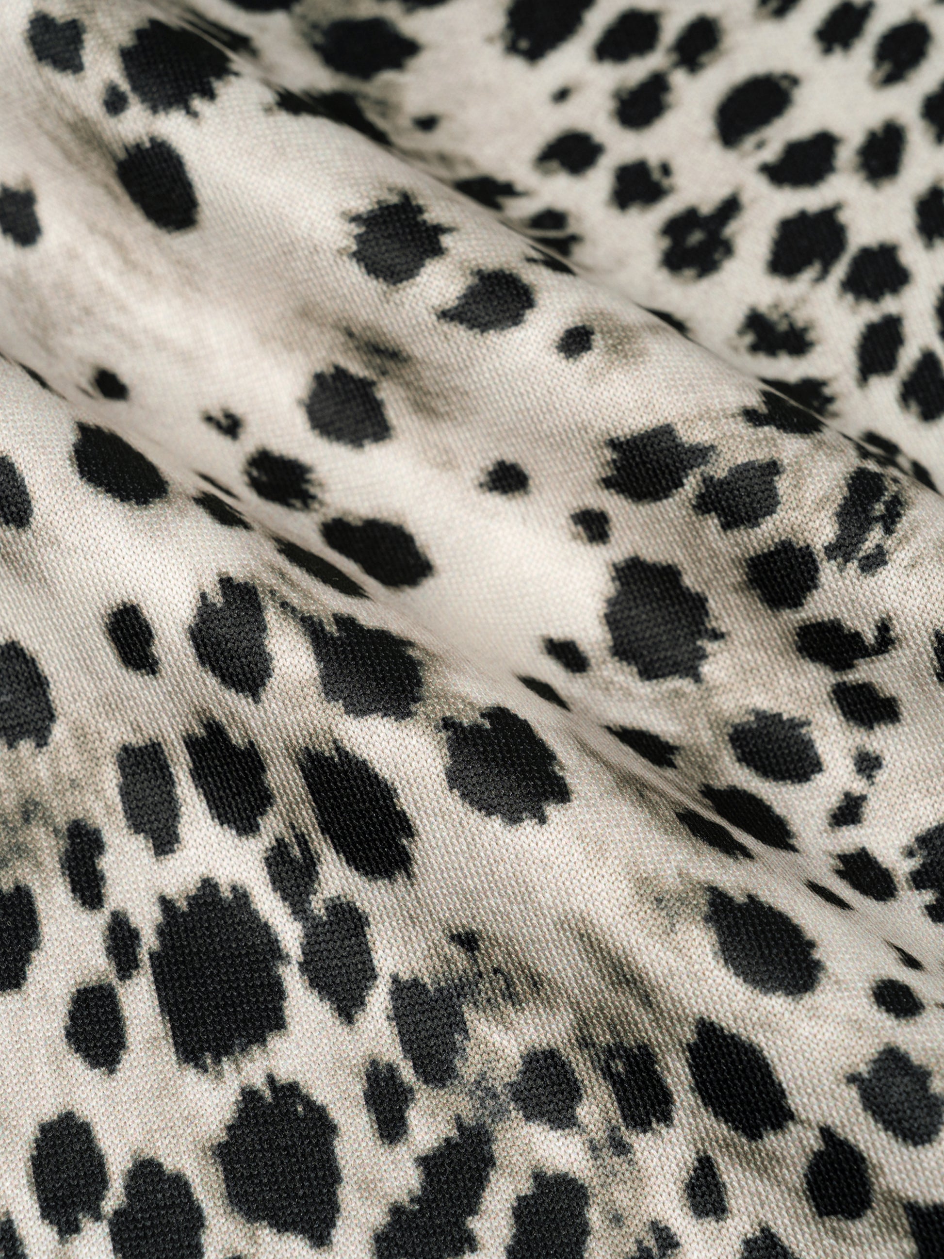 New,Shirts,Leopard print ,No Regrets ,Vibe,Streetwear ,Boxy T-shirt ,Graphic tee ,Lips t-shirt ,Crazy print shirt 